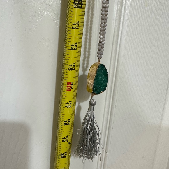Long gray and green necklace - Picture 4 of 4